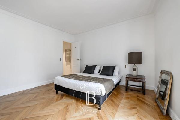 Paris 1er, Appartement 3 Chambres -  159 m² à vendre