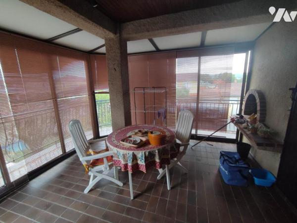 Maison à étage 144 m² env.  + grand garage, piscine et jardin