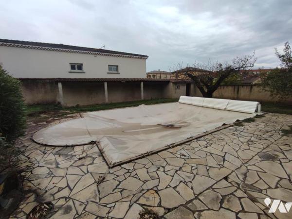 Maison à étage 144 m² env.  + grand garage, piscine et jardin