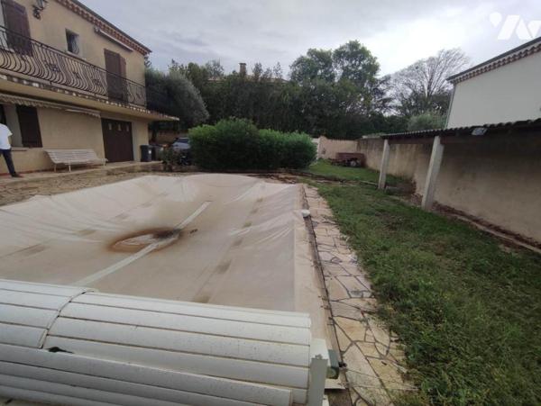 Maison à étage 144 m² env.  + grand garage, piscine et jardin