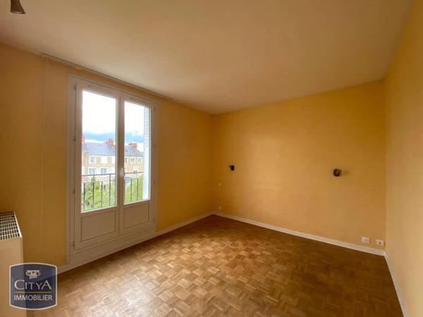 Appartement à louer 3 pièces 69m² Châteauroux (36000)
