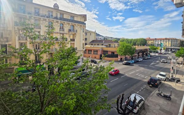 Appartement à vendre    2 pièces • 48,54 m2 Nice