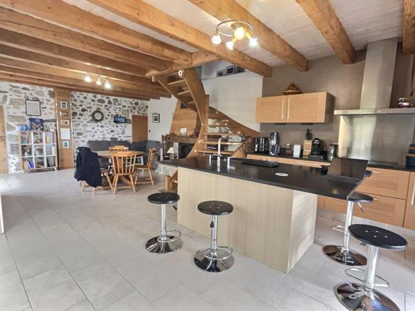 EXCLUSIVITE POUR CETTE MAISON DE VILLAGE MITOYENNE  119 m² habitables (135 m²  utiles) m²