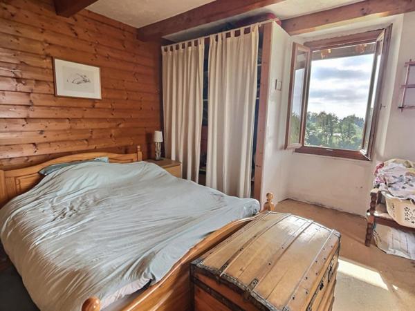 EXCLUSIVITE POUR CETTE MAISON DE VILLAGE MITOYENNE  119 m² habitables (135 m²  utiles) m²