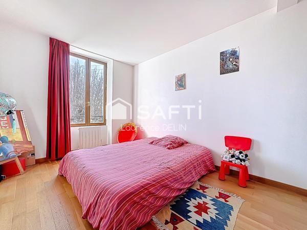 CADRE VERDOYANT - PROCHE GARE COMMERCES ECOLES