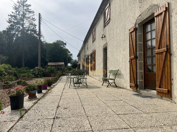 Longère de  177m2 sur un terrain de 23512m2