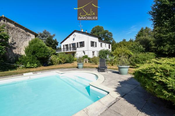 CERIZAY - Spacieuse maison de 250 m² avec piscine