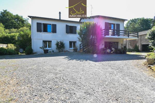 CERIZAY - Spacieuse maison de 250 m² avec piscine