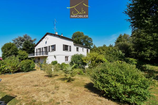 CERIZAY - Spacieuse maison de 250 m² avec piscine