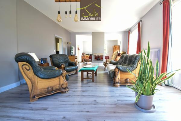 CERIZAY - Spacieuse maison de 250 m² avec piscine