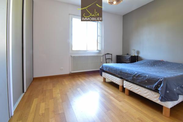CERIZAY - Spacieuse maison de 250 m² avec piscine