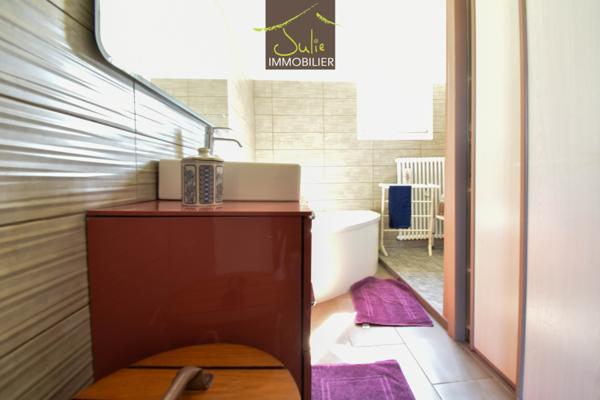 CERIZAY - Spacieuse maison de 250 m² avec piscine