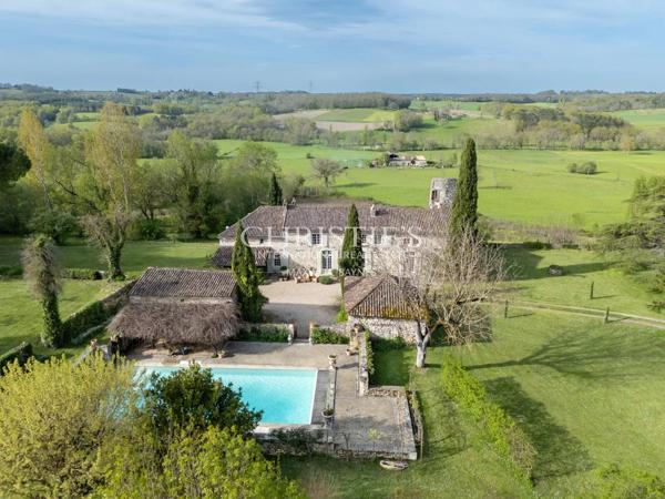 Charmant manoir en pierre avec 5 chambres à 30 minutes de Saint Emilion