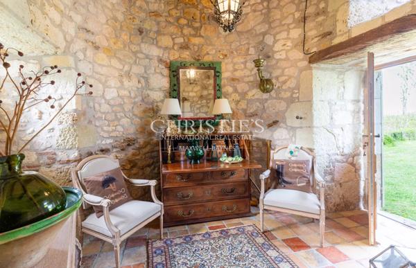 Charmant manoir en pierre avec 5 chambres à 30 minutes de Saint Emilion
