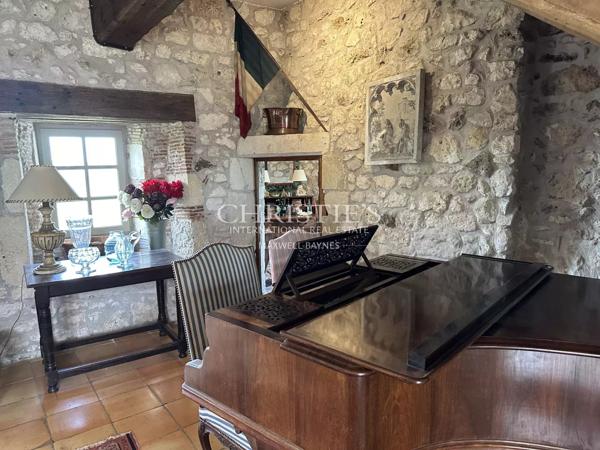 Charmant manoir en pierre avec 5 chambres à 30 minutes de Saint Emilion
