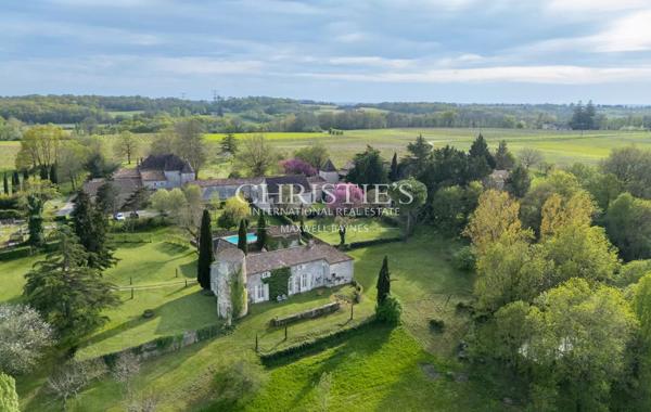 Charmant manoir en pierre avec 5 chambres à 30 minutes de Saint Emilion