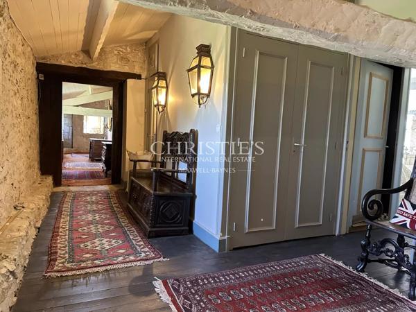 Charmant manoir en pierre avec 5 chambres à 30 minutes de Saint Emilion