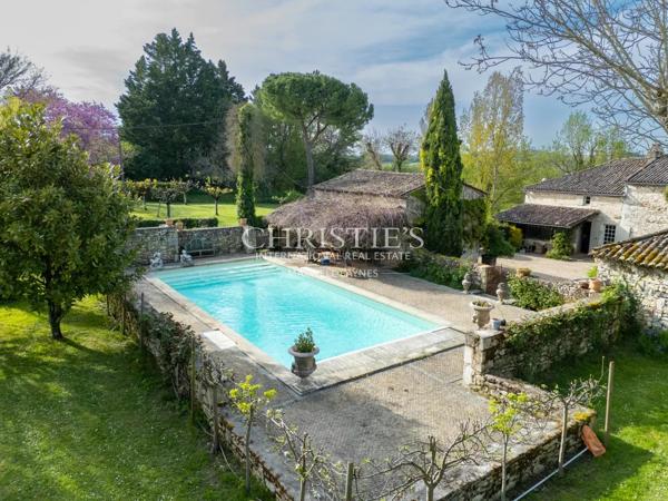 Charmant manoir en pierre avec 5 chambres à 30 minutes de Saint Emilion