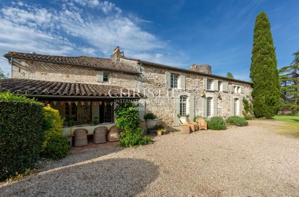 Charmant manoir en pierre avec 5 chambres à 30 minutes de Saint Emilion