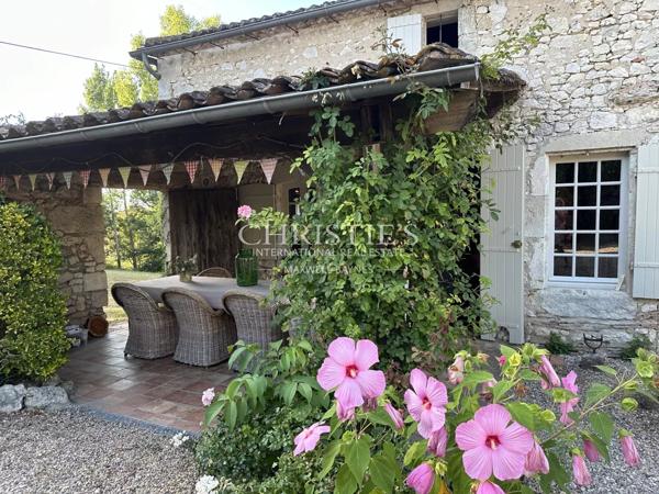 Charmant manoir en pierre avec 5 chambres à 30 minutes de Saint Emilion