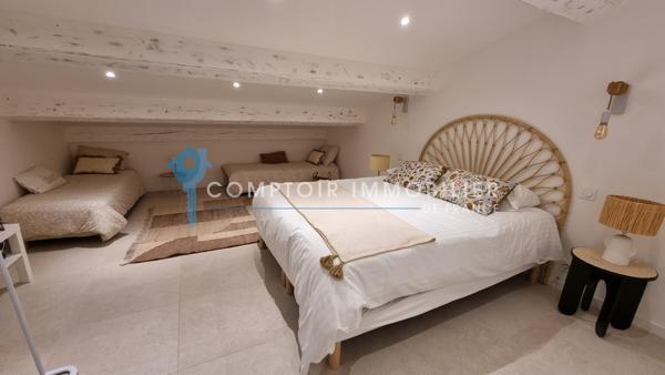 Maison de village
                                                                                                                                                                                                                                                                                                                        3 pièce(s)                                                                                                                                                                                                          2 chambre(s)                                                                                                                                                                                                          64  m²