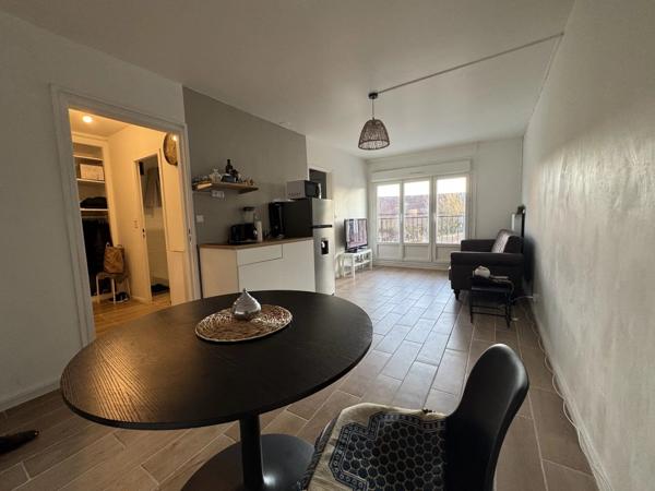 Location                                                      Appartement
                        
                     2 pièces                      35 m2                     à Villers-Cotterêts