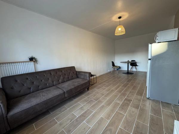 Location                                                      Appartement
                        
                     2 pièces                      35 m2                     à Villers-Cotterêts