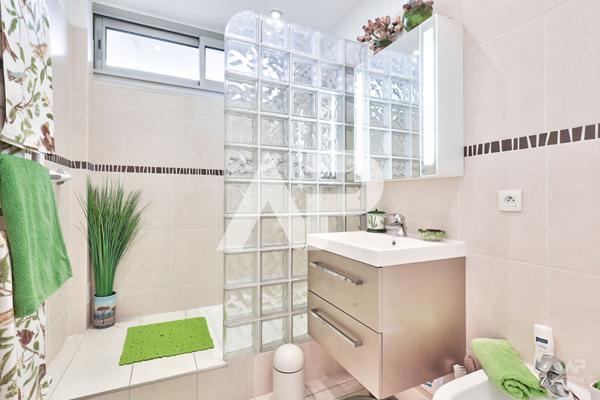 Appartement Rueil Malmaison 3 pièce(s) 67.94 m2 €425 000 ** - Référence 19272