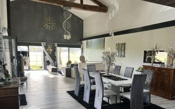 Vaste Maison en pierre entièrement rénovée
