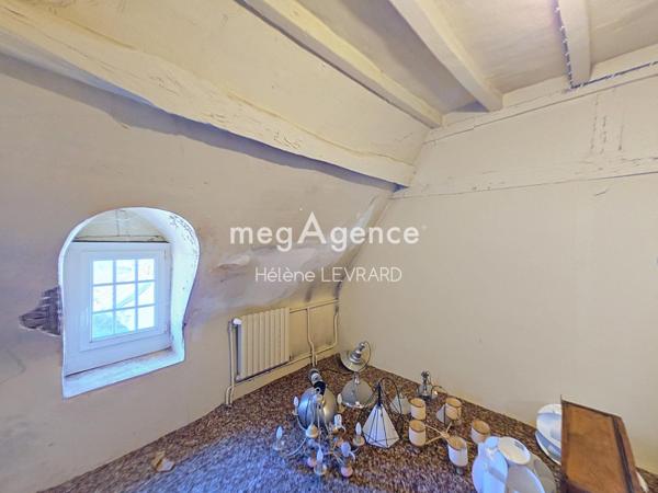 Maison à Sainte-Suzanne-et-Chammes, 53270 - 5 pièces 157m²
