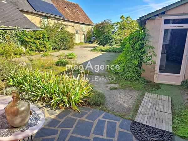 Maison à Sainte-Suzanne-et-Chammes, 53270 - 5 pièces 157m²