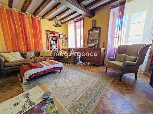 Maison à Sainte-Suzanne-et-Chammes, 53270 - 5 pièces 157m²