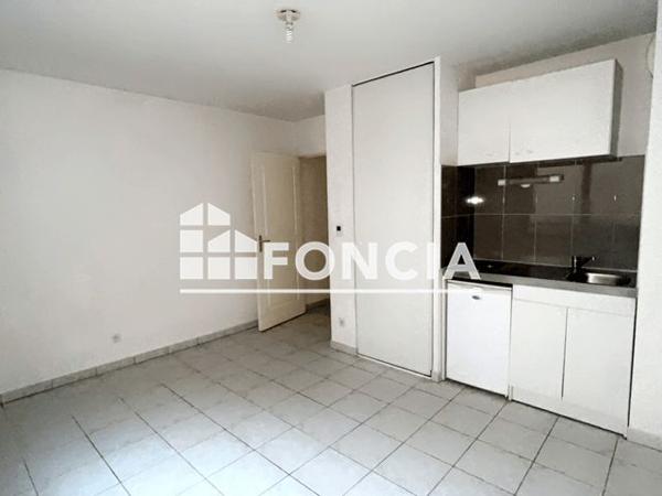 Location Studio 25.7 m² - RUE HENRY BARBET Rouen 76000