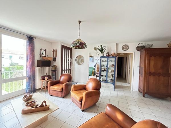En exclusivité quartier ste pezenne pavillon sur sous-sol, 4 chambres garage jardin