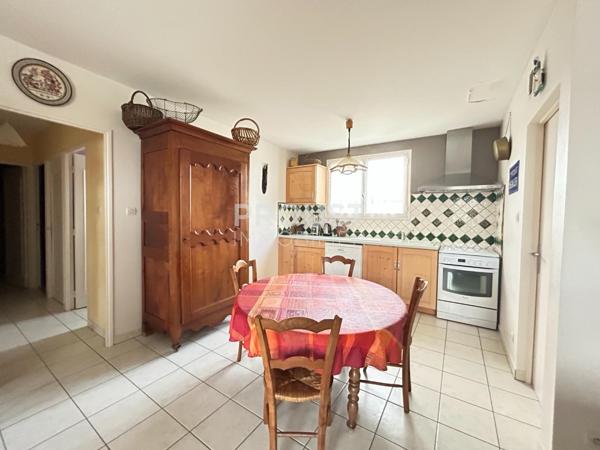 En exclusivité quartier ste pezenne pavillon sur sous-sol, 4 chambres garage jardin