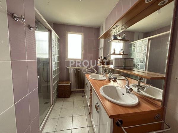 En exclusivité quartier ste pezenne pavillon sur sous-sol, 4 chambres garage jardin