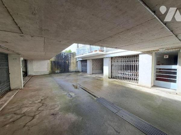 A VENDRE, QUIMPER Centre Ville, GARAGE fermé de 15 m² situé dans la Résidence de l'Odet (accès ...