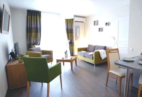 INVESTISSEMENT LOCATIF  CAVAILLON  Résidence Services Seniors Les Cigales du Lubéron  4,65 % de rentabilité