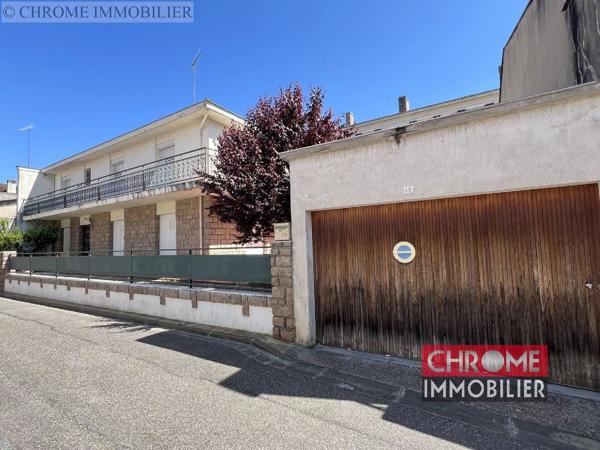 Vente                                                      Maison
                        
                     8 pièces                      206 m2                     à Marmande