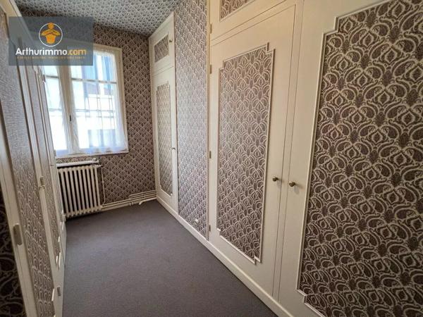 Vente                                                      Maison
                        
                     8 pièces                      206 m2                     à Marmande