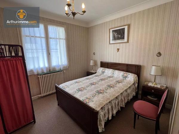 Vente                                                      Maison
                        
                     8 pièces                      206 m2                     à Marmande