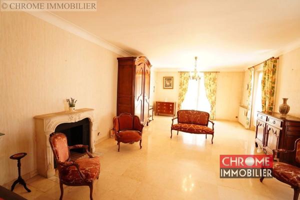 Vente                                                      Maison
                        
                     8 pièces                      206 m2                     à Marmande