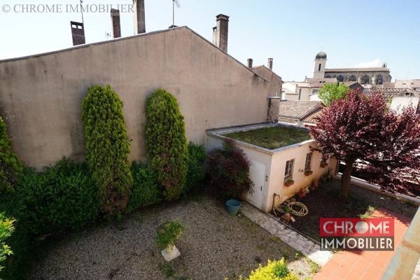 Vente                                                      Maison
                        
                     8 pièces                      206 m2                     à Marmande