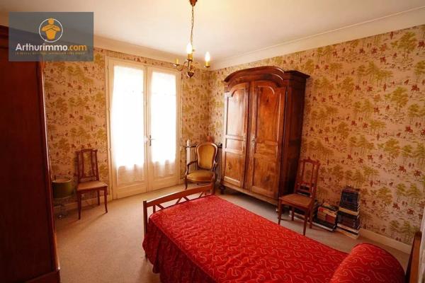 Vente                                                      Maison
                        
                     8 pièces                      206 m2                     à Marmande