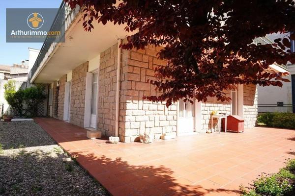 Vente                                                      Maison
                        
                     8 pièces                      206 m2                     à Marmande