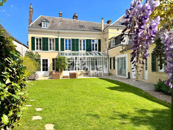 HOTEL PARTICULIER AU CENTRE DE DREUX