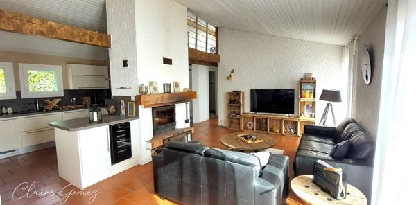 À vendre – Villa T5 de 120 m² avec piscine et vue lac – Saint-Cricq