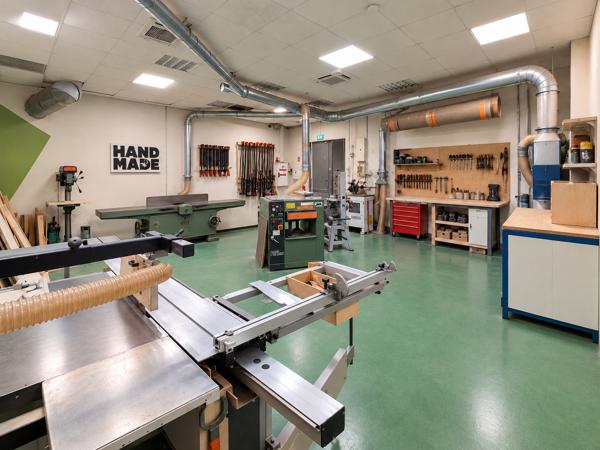 Fonds De Commerce
        
        - 174 m² Exclusivité 120 000 €*