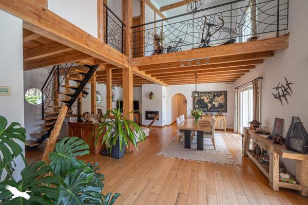 Maison à vendre |  Saint-Julien-en-Born |  6 pièces | 240 m²