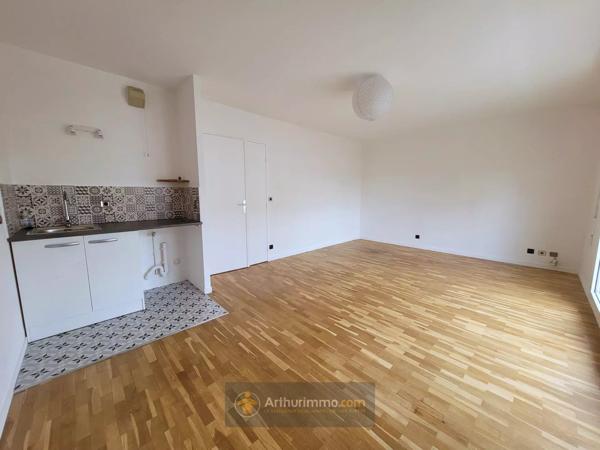 Location                                                      Appartement
                        
                     1 pièces                      28 m2                     à Eaubonne